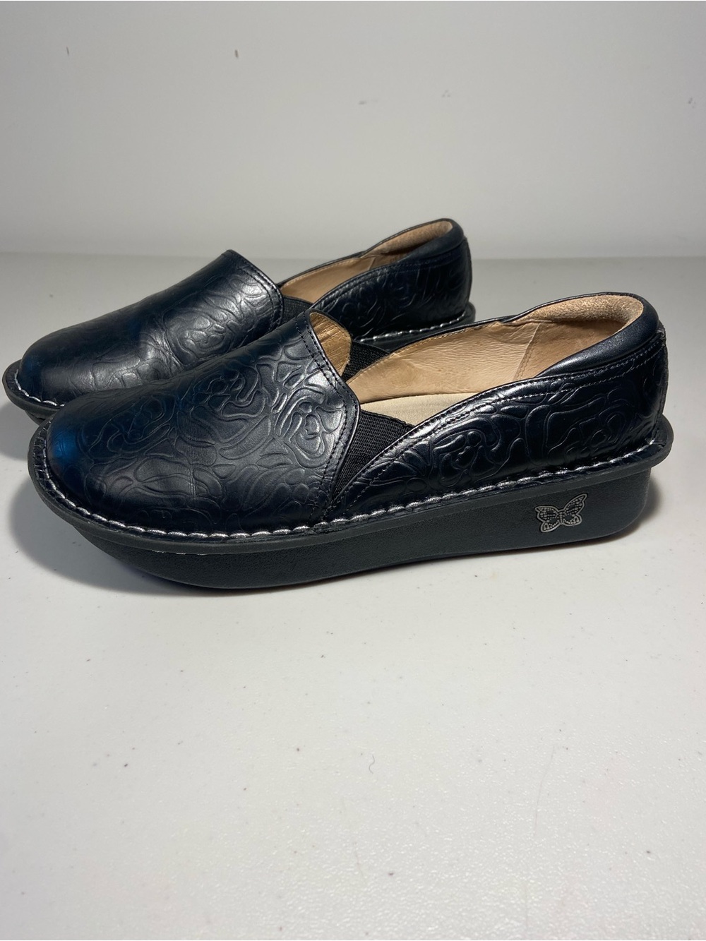 Alegria Women’s Deb 531 Rose Black Slip-On Floral Embossed Comfort Shoes SZ 38